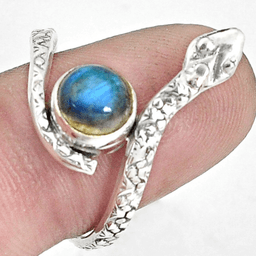 image-Bague “Guérison magique” en Labradorite et Argent 925