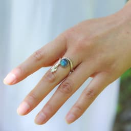 image-Bague “Guérison magique” en Labradorite et Argent 925