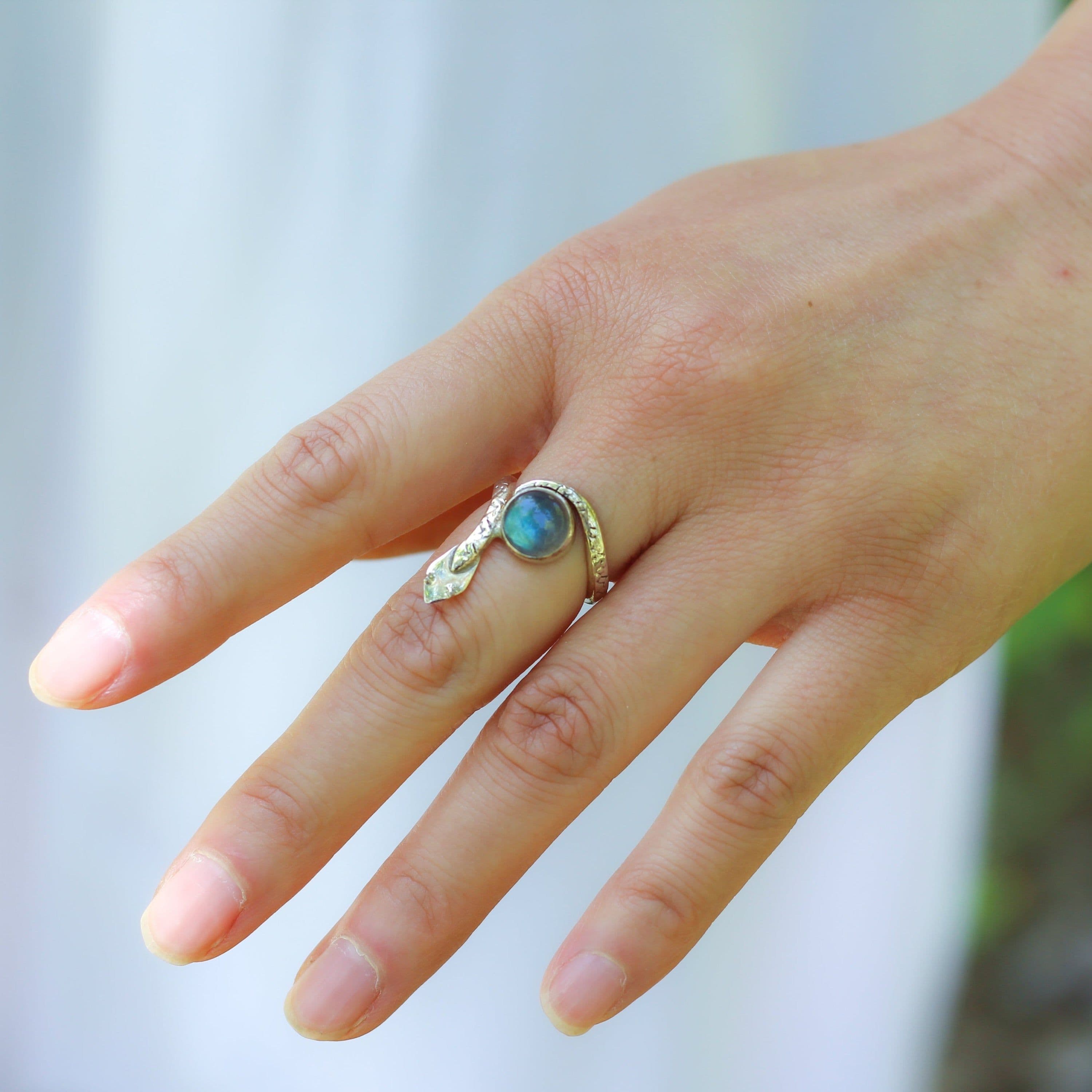 image-Bague “Guérison magique” en Labradorite et Argent 925