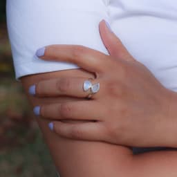 image-Bague "Pouvoirs du Féminin" en Pierre de Lune et Argent 925