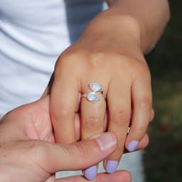 image-Bague "Pouvoirs du Féminin" en Pierre de Lune et Argent 925