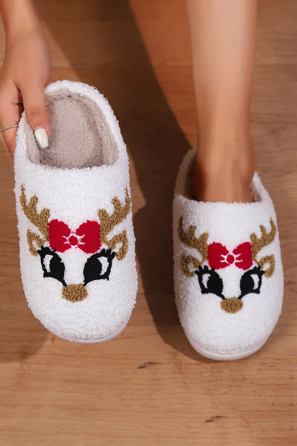 image-White Christmas Cartoon Pattern Plush Slippers