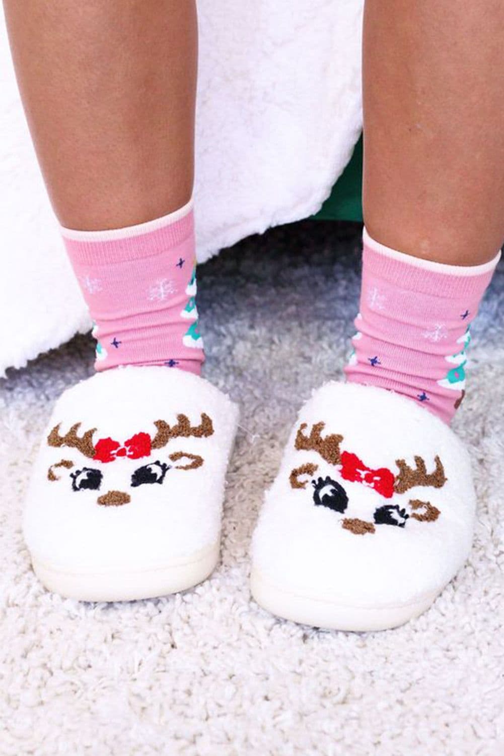 image-White Christmas Cartoon Pattern Plush Slippers