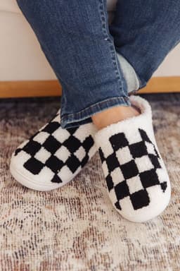 image-Black Checkered Print Fuzzy Slip On Winter Slippers