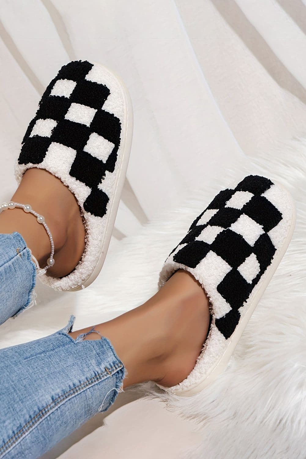 image-Black Checkered Print Fuzzy Slip On Winter Slippers