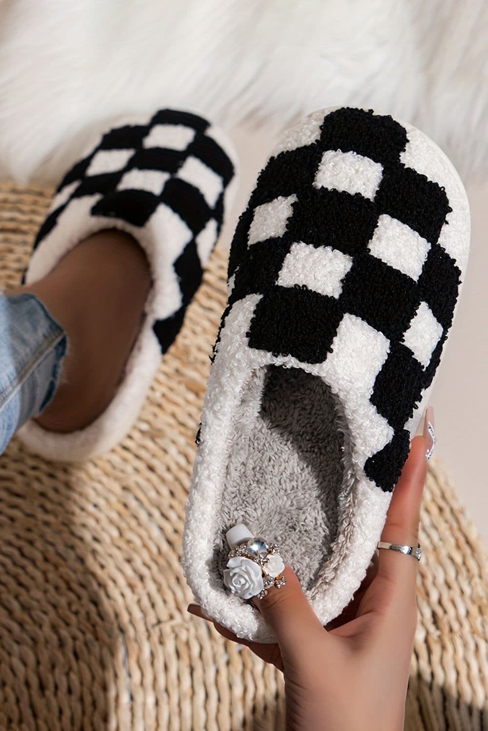 image-Black Checkered Print Fuzzy Slip On Winter Slippers