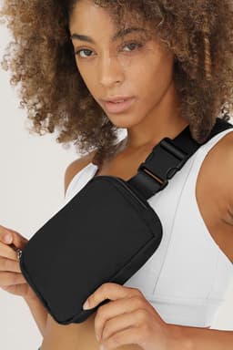 image-Black Waterproof Zipped Crossbody Chest Bag 20*5*14cm