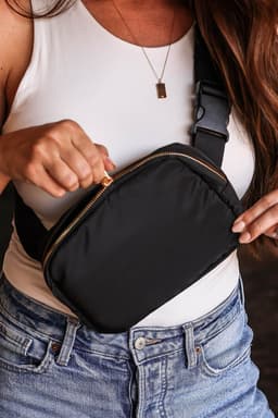 image-Black Waterproof Zipped Crossbody Chest Bag 20*5*14cm