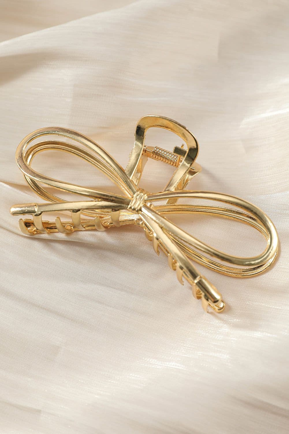 image-Gold Bowknot Shape Claw Clip
