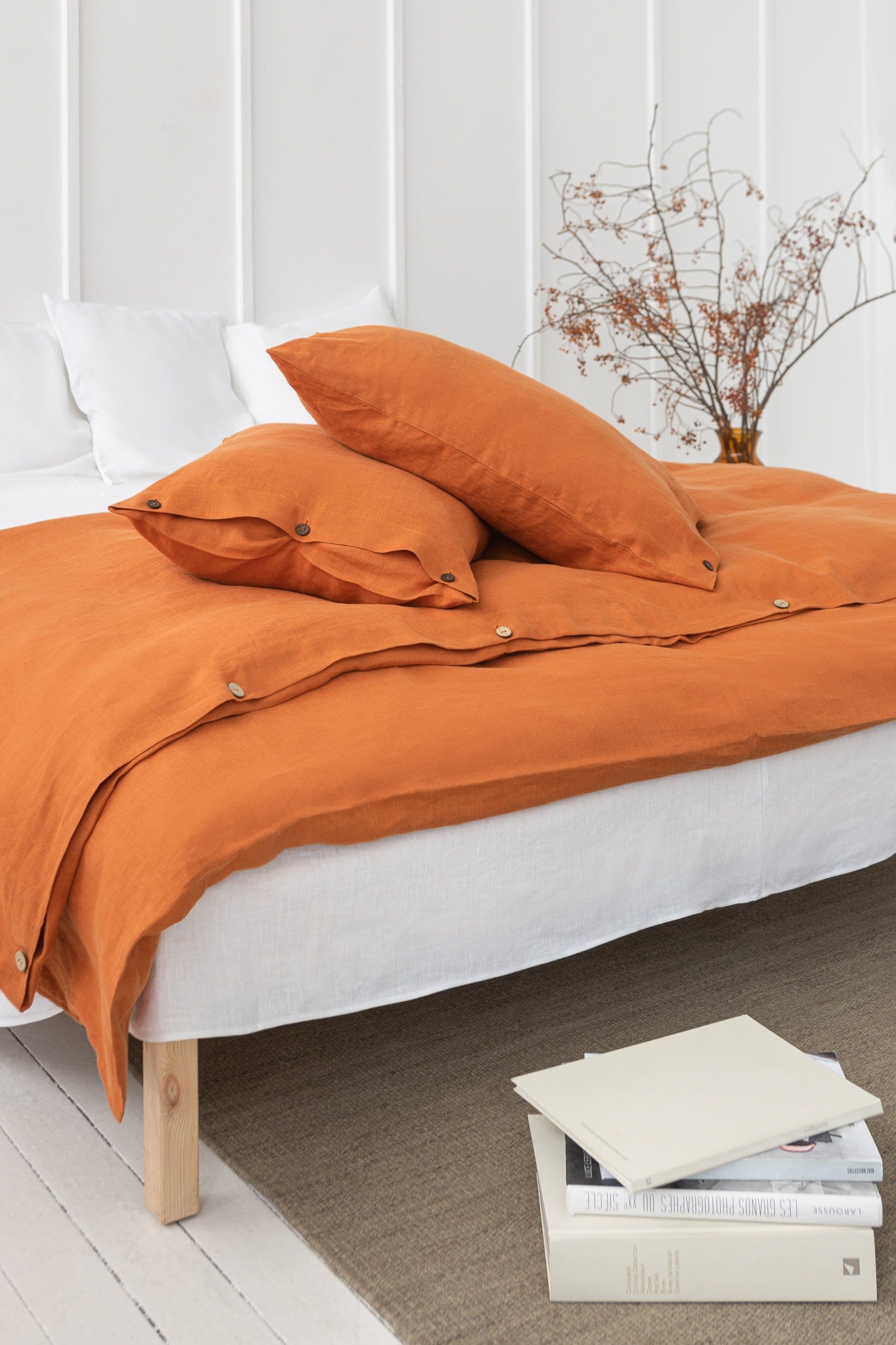 image-White linen duvet cover with coconut buttons
