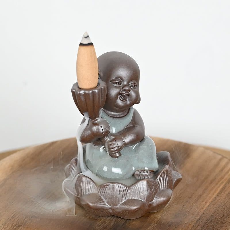 image-Brûleur d'encens en céramique "Petit Moine de l'Épanouissement"