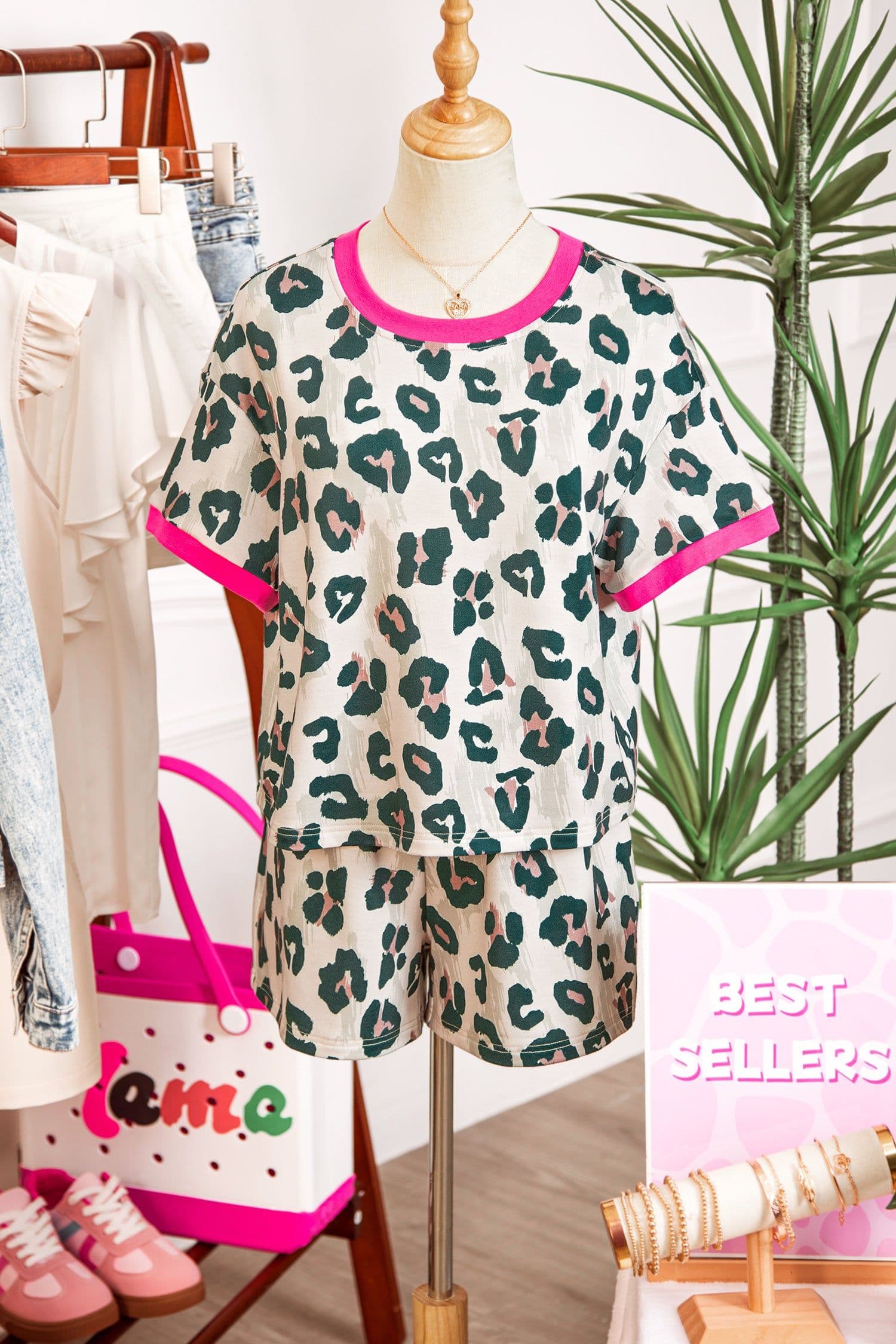 image-Brown Unique Leopard Print Contrast Trim Top Loose 2pcs Short Set
