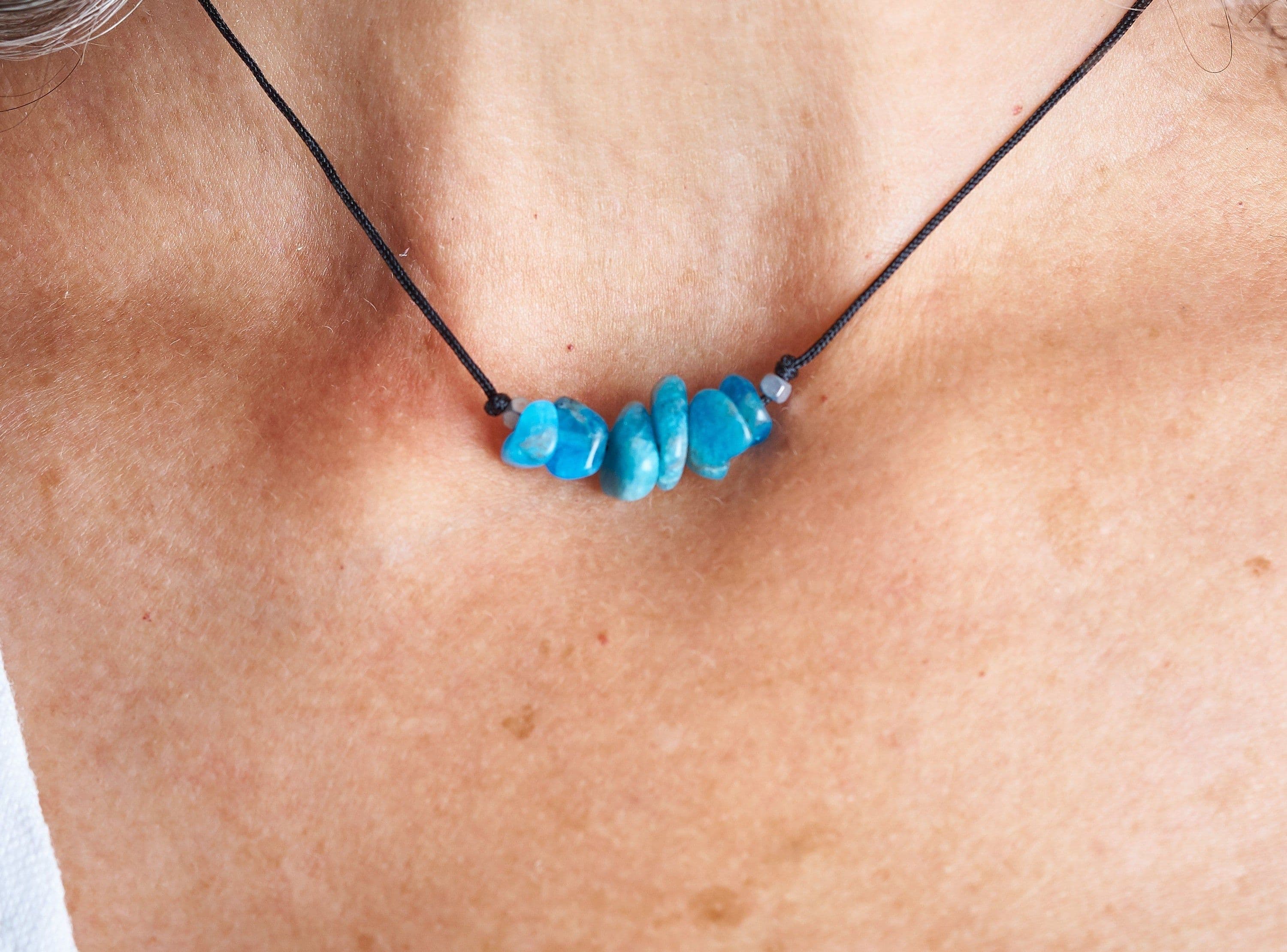 image-Collar con apatita azul, Piedra natural