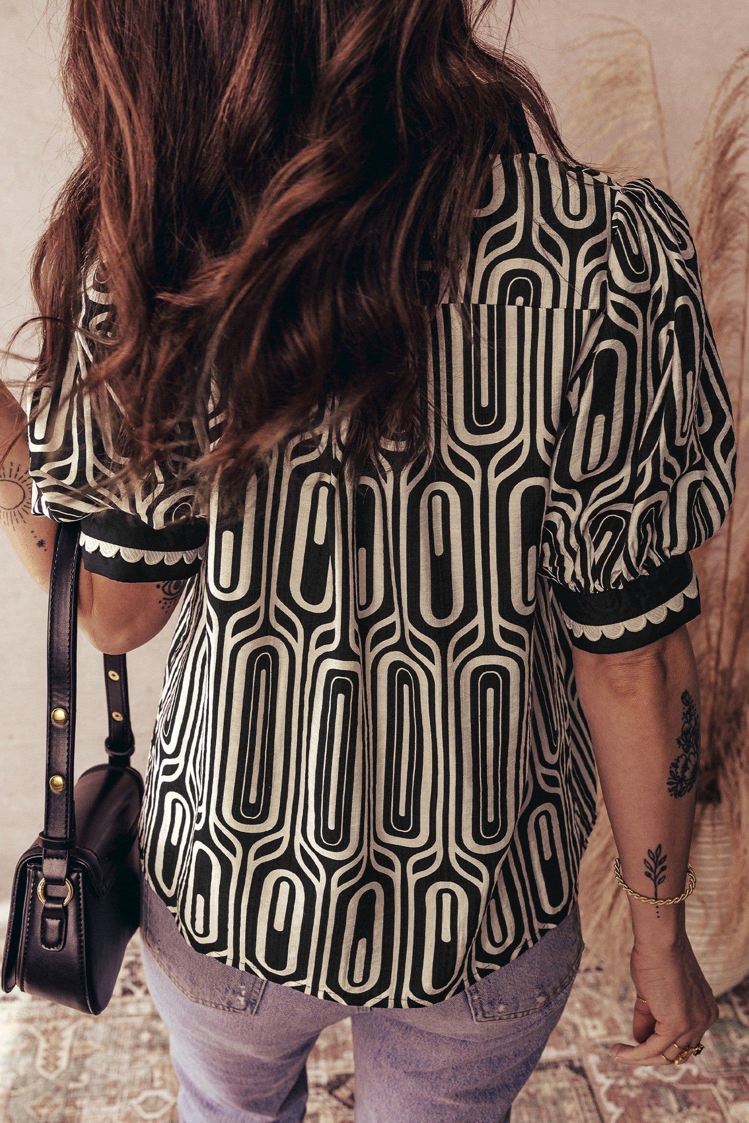 image-Black Geometric Print Contrast Scallop Color Block Patchwork Short Sleeve Blouse