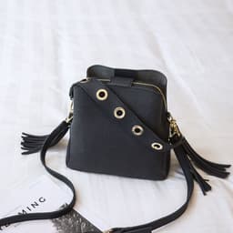 image-Spring new frosted tassel bucket bag Korean version of the wild shoulder bag female handkerchief retro Messenger