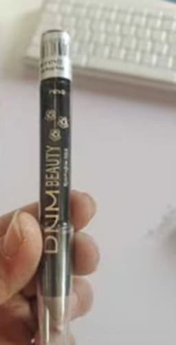 image-Pearlescent Silkworm Eyeshadow Pen Lasting Waterproof And Not Blooming Shiny Pearlescent Gel Pen 15 Color Eye Shadow Pen