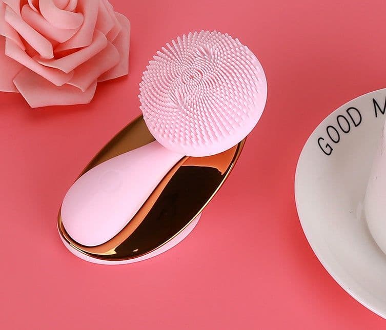 image-Multifunctional face brush