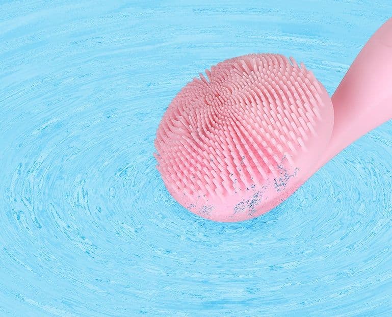 image-Multifunctional face brush