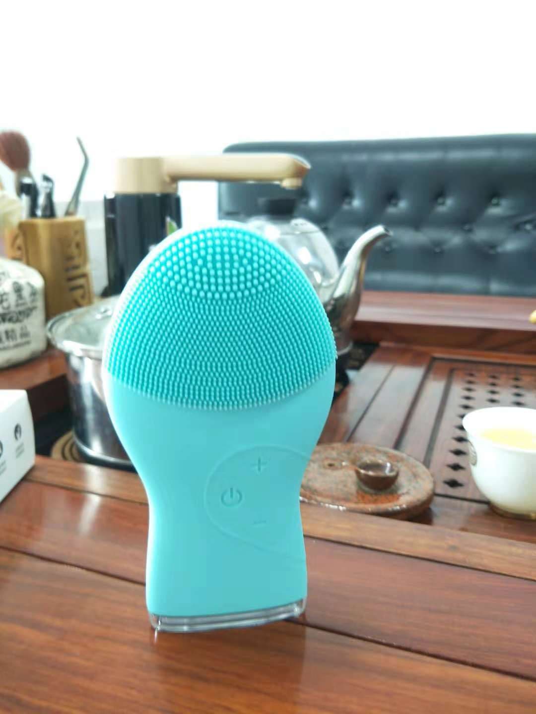 image-Waterproof silicone facial cleanser factory straight