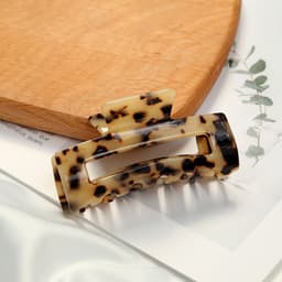 image-Vintage fashion decorative hair clips