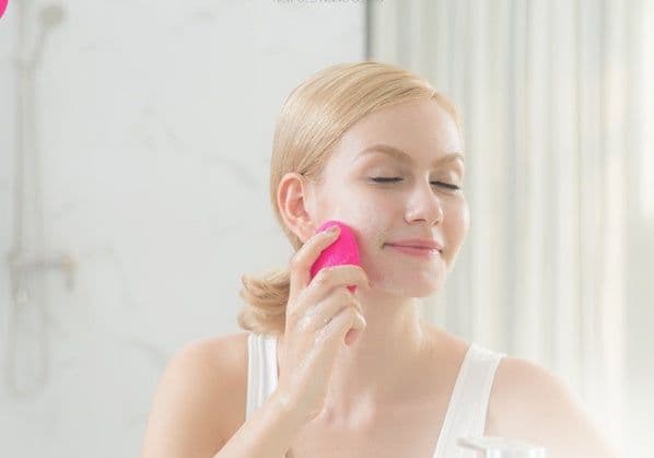 image-Silicone cleansing instrument face wash instrument beauty instrument pore cleaner ultrasonic vibration