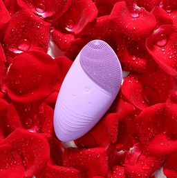 image-Silicone face wash