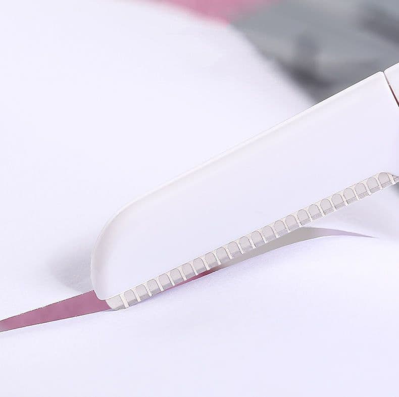 image-Portable foldable eyebrow trimmer