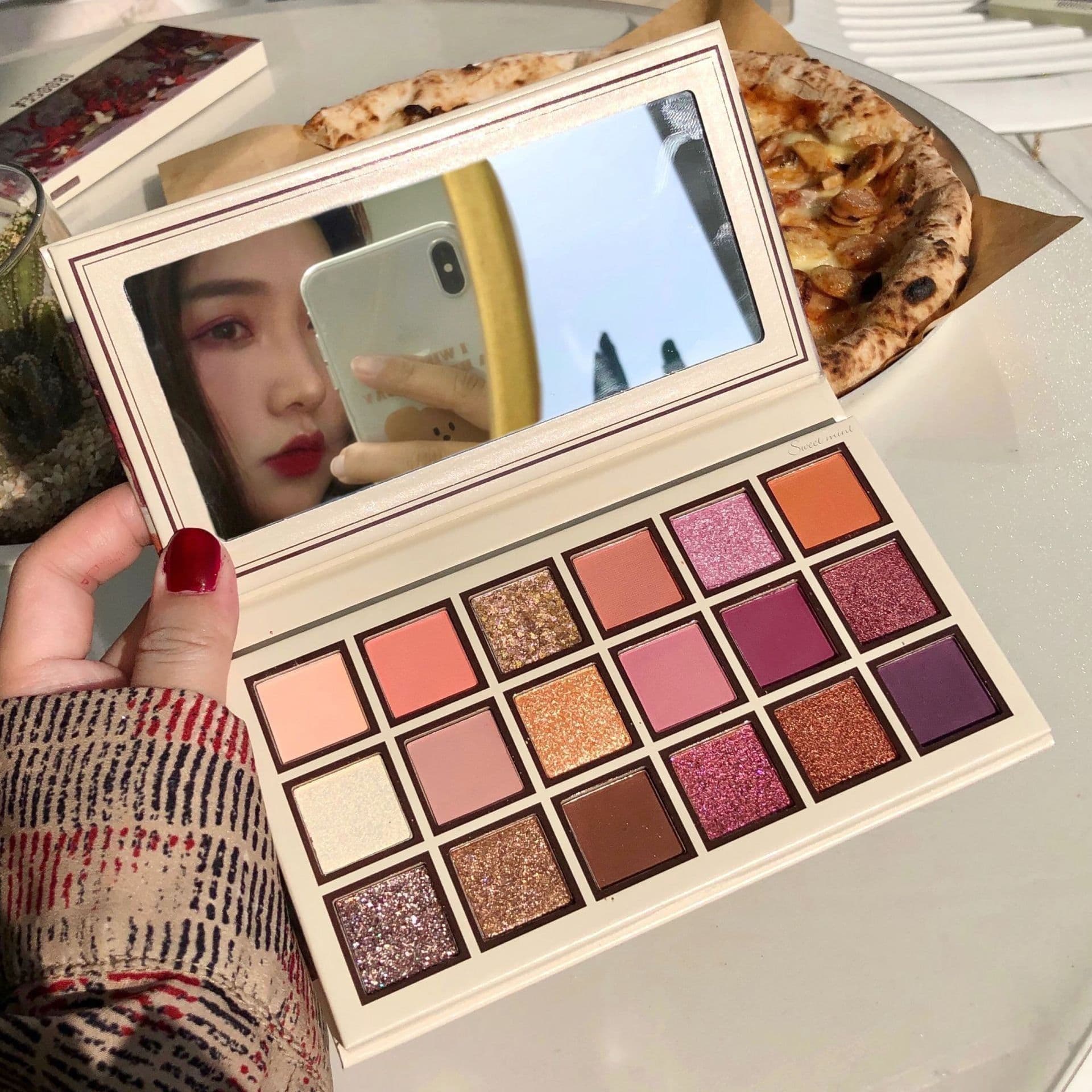 image-18-color racing eyeshadow palette