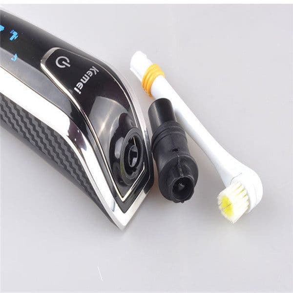 image-Four-knife wash men's razor