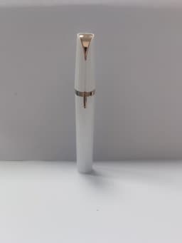 image-USB rechargeable lipstick electric razor