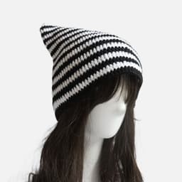 image-Strawberry Hat Handmade Knitted Cute Wool All-match Casual Make Your Face Look Smaller Toe Cap