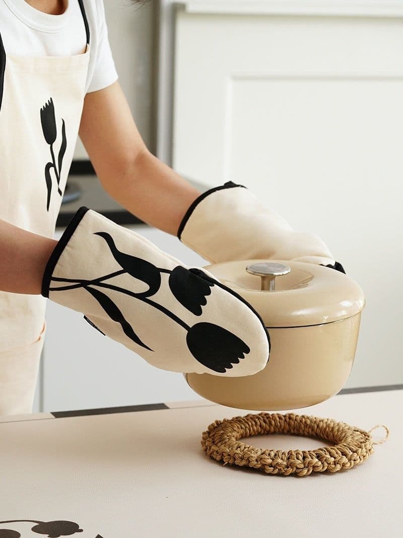 image-Thickened Anti-scalding Heat Insulation Gloves For Oven