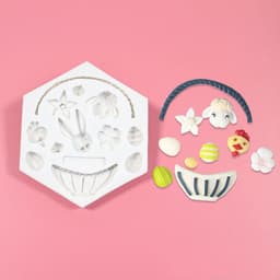 image-Silicone Mold Fondant Chocolate Candy Soap Easter Christmas Mould Oven Steam Useful Cake Decorating Tools Resin