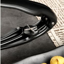 image-Cross Cut Peeler Household Peeler Chestnut Clip Knife Peeler