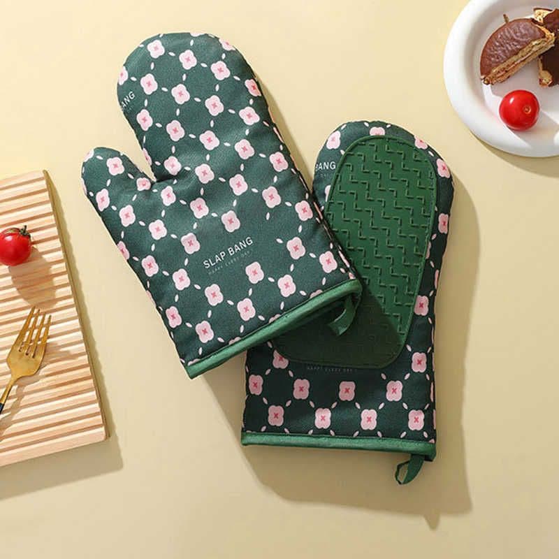 image-Anti-Scalding Microwave Cotton Non-Slip Insulation Gloves Oven Mitts Kitchen Heat Resistant Thickened Cotton Heat Insulation Microwave Oven Oven Anti Scalding Household Gloves Baking Tools