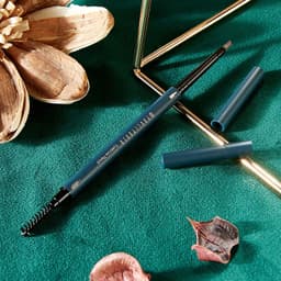 image-A Box Of Eight-Piece Floral Jade Jade Makeup Set