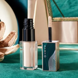 image-A Box Of Eight-Piece Floral Jade Jade Makeup Set