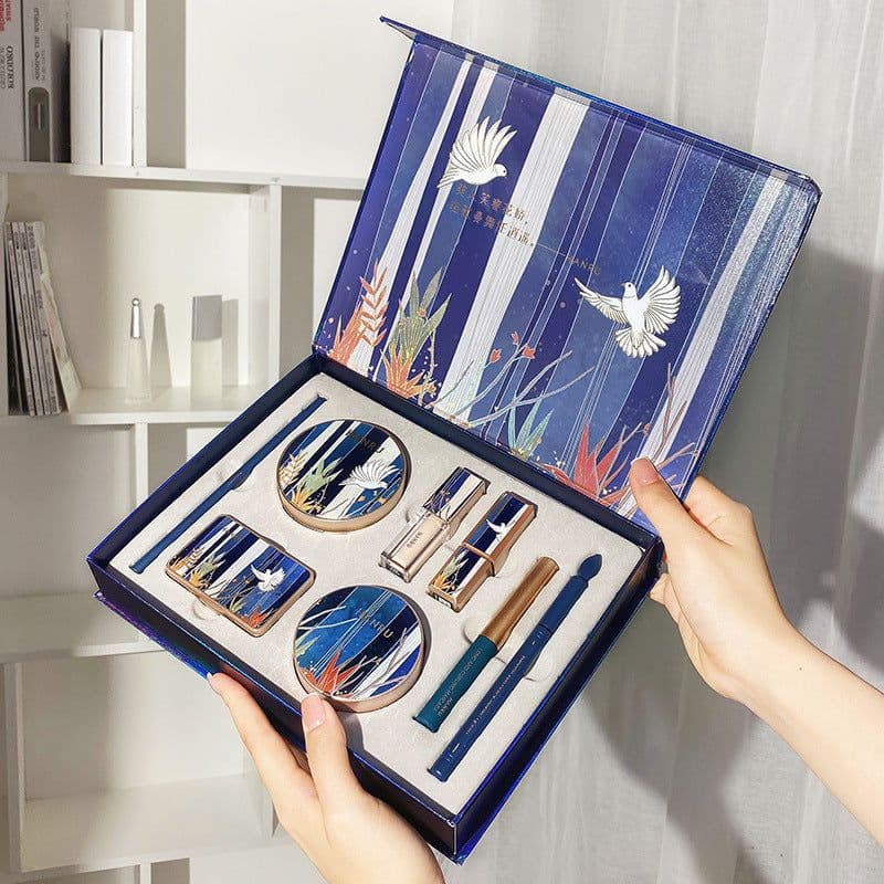 image-Oriental Beauty Lotus Pond Moonlight Velvet Lipstick Makeup Set Gift Box