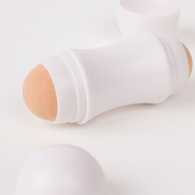 image-Oil Suction Cleaning Pore Reduction Face Cleaning Massager Oil Suction Wheel