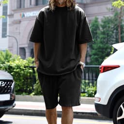image-2pcs Loose Sports Suits Summer Round Neck Short-sleeved T-shirt And Drawstring Pockets Shorts Casual Solid Color Set Mens Clothing