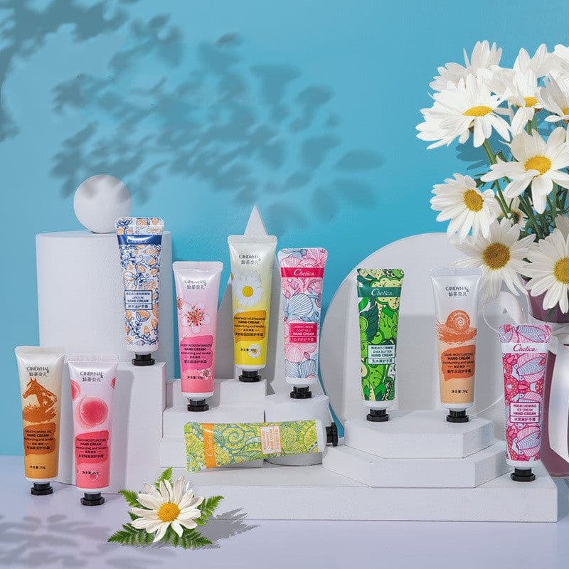 image-Hand Cream Small Chamomile Horse Oil Moisturizing Non-greasy Plant Fragrance