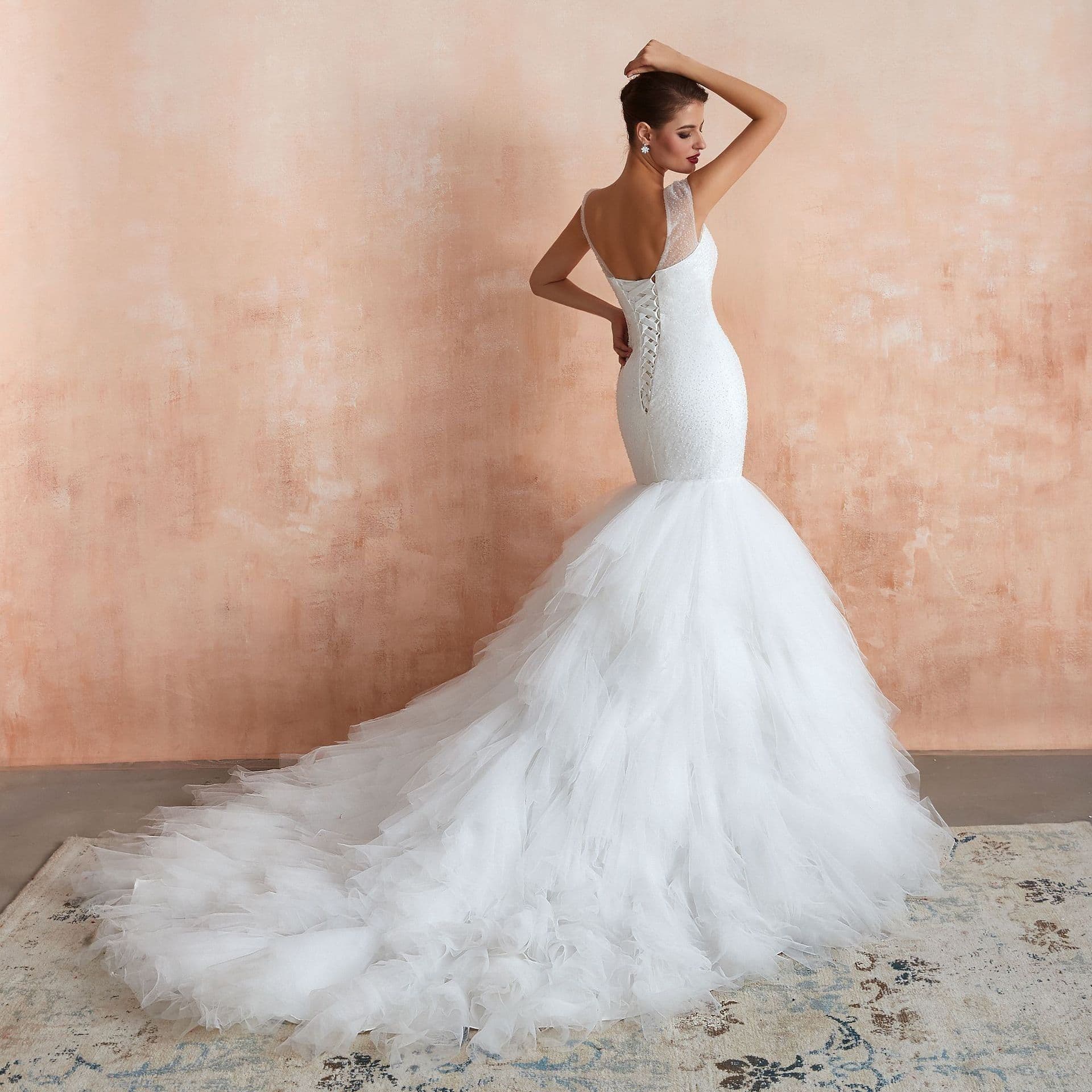 image-New Fishtail Skirt Wedding Dress Big Tail Bride Female Lead Yarn Mermaid Waist Backless V-Neck Customization