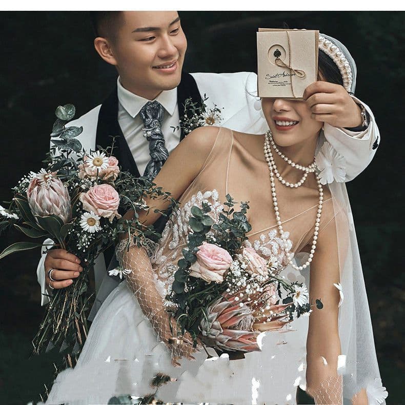 image-Lace V-neck Summer Couple Photo Shoot Travel Wedding Dress
