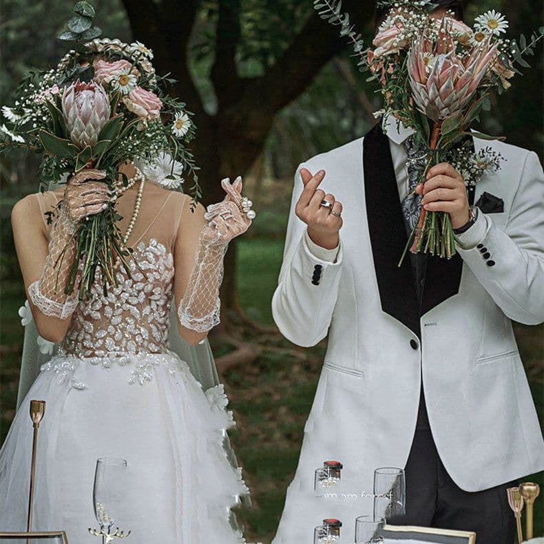 image-Lace V-neck Summer Couple Photo Shoot Travel Wedding Dress