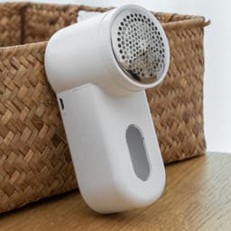 image-Portable Electric Lint Remover Trimmer Rechargeable