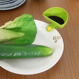 image-The creative kitchen can hold bowls, dishes, dishes, dishes, dishes and salad boxes