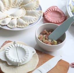 image-Plastic Dumpling Maker Device