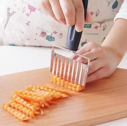 image-Wavy Edged Stainless Steel Vegetable Slicer Potato Cutter
