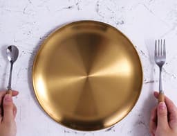 image-Retro Metal Round Tray Stainless Steel Snack Fruit Tray Jewelry Storage Tray European Style Dinner Plates