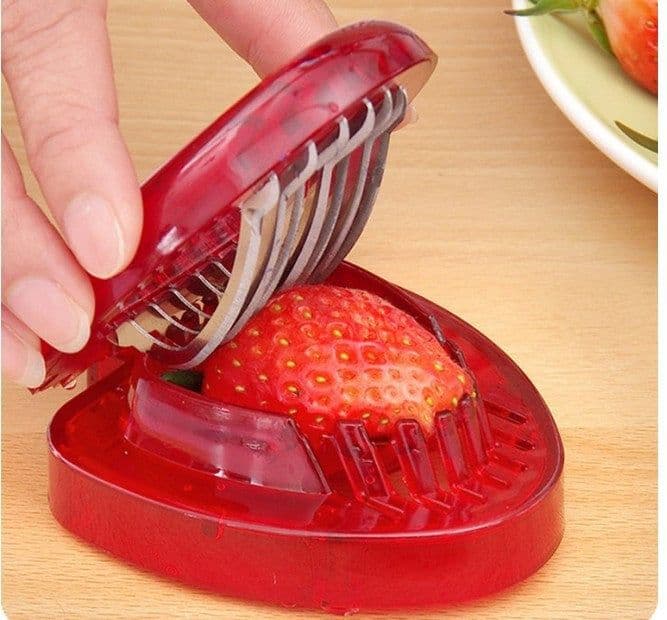image-Red Strawberry Slicer Plastic Fruit Carving Tools Salad Cutter Berry Strawberry Cake Decoration Cutter Kitchen Gadgets